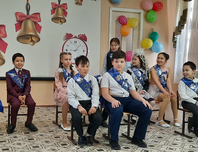 Последний звонок в начальной школе