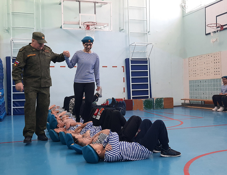 НАШ "ФАКЕЛ"