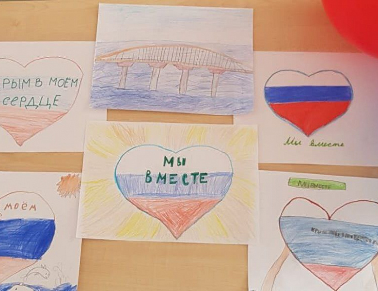 КРЫМ И СЕВАСТОПОЛЬ: 10 ЛЕТ В РОДНОЙ ГАВАНИ