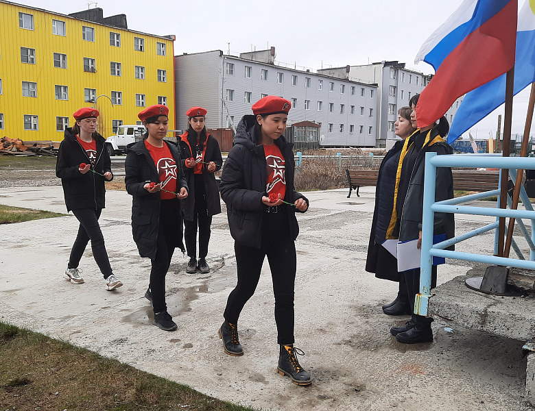 В СЕРДЦАХ. НАВЕКИ
