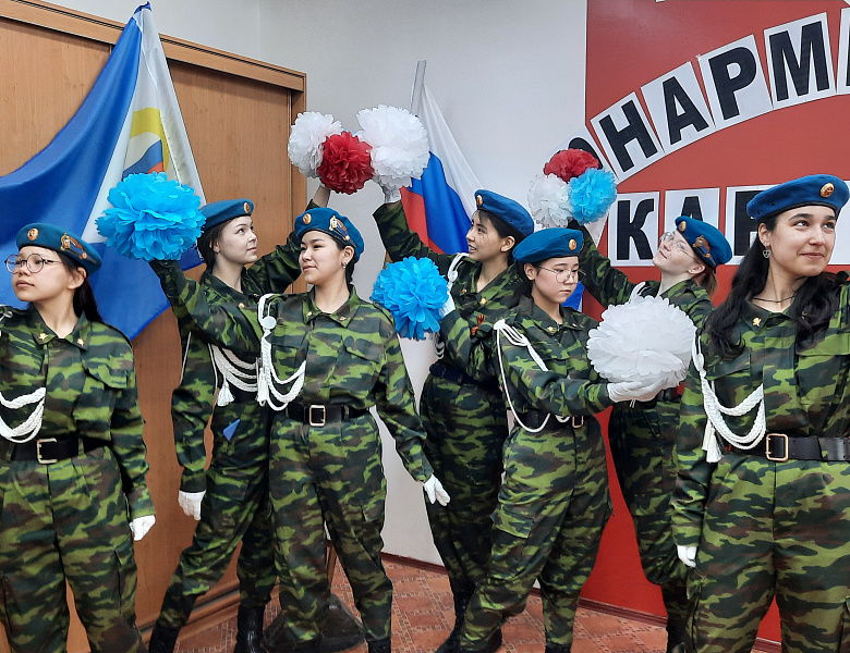 "ЮНАРМЕЙСКАЯ КАРУСЕЛЬ"