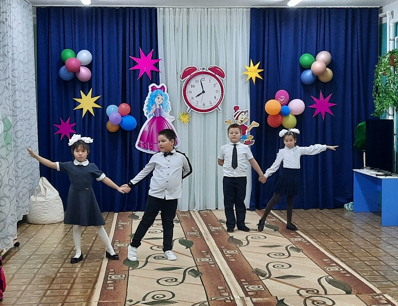 "ТЕПЕРЬ МЫ ПЕРВОКЛАШКИ!"