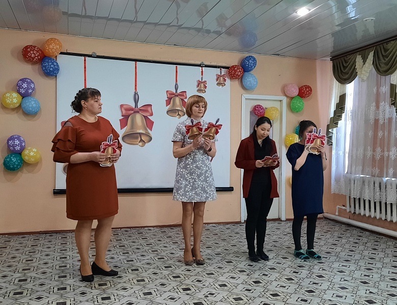 Последний звонок в начальной школе