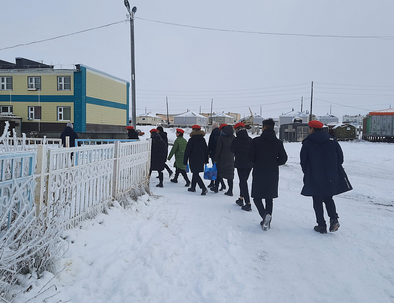 ИЗ ДЕТСКИХ РУК - ЧАСТИЧКУ ДОБРОТЫ