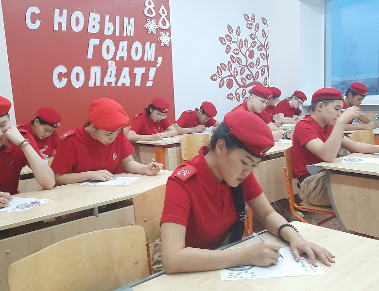 С НОВЫМ ГОДОМ, СОЛДАТ!